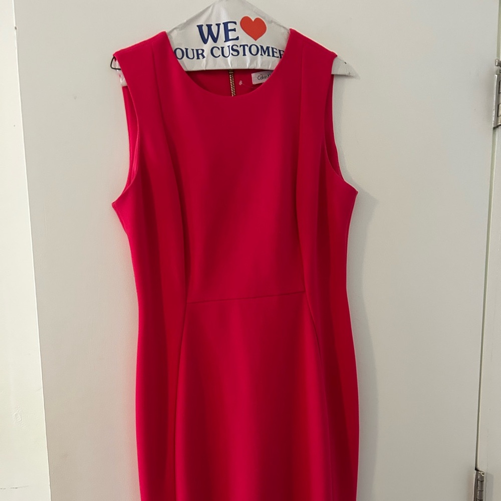 Gorgeous knee length Size 10 Calvin Klein summer dress